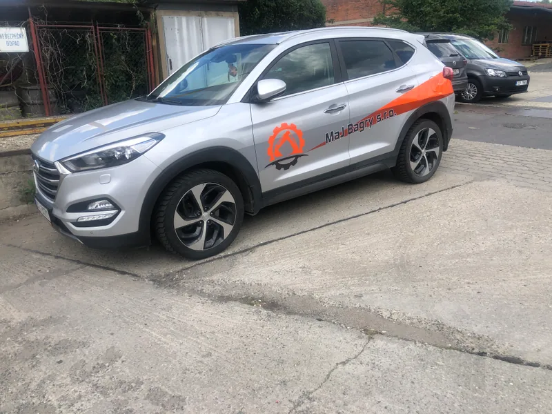 Firemní SUV – Reklamní polep osobního vozu